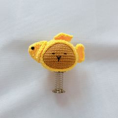 Lúc Lắc Capybara Cá Vàng