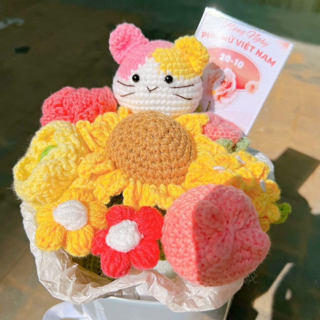 Bó Hoa Tròn Mèo Vàng Hồng