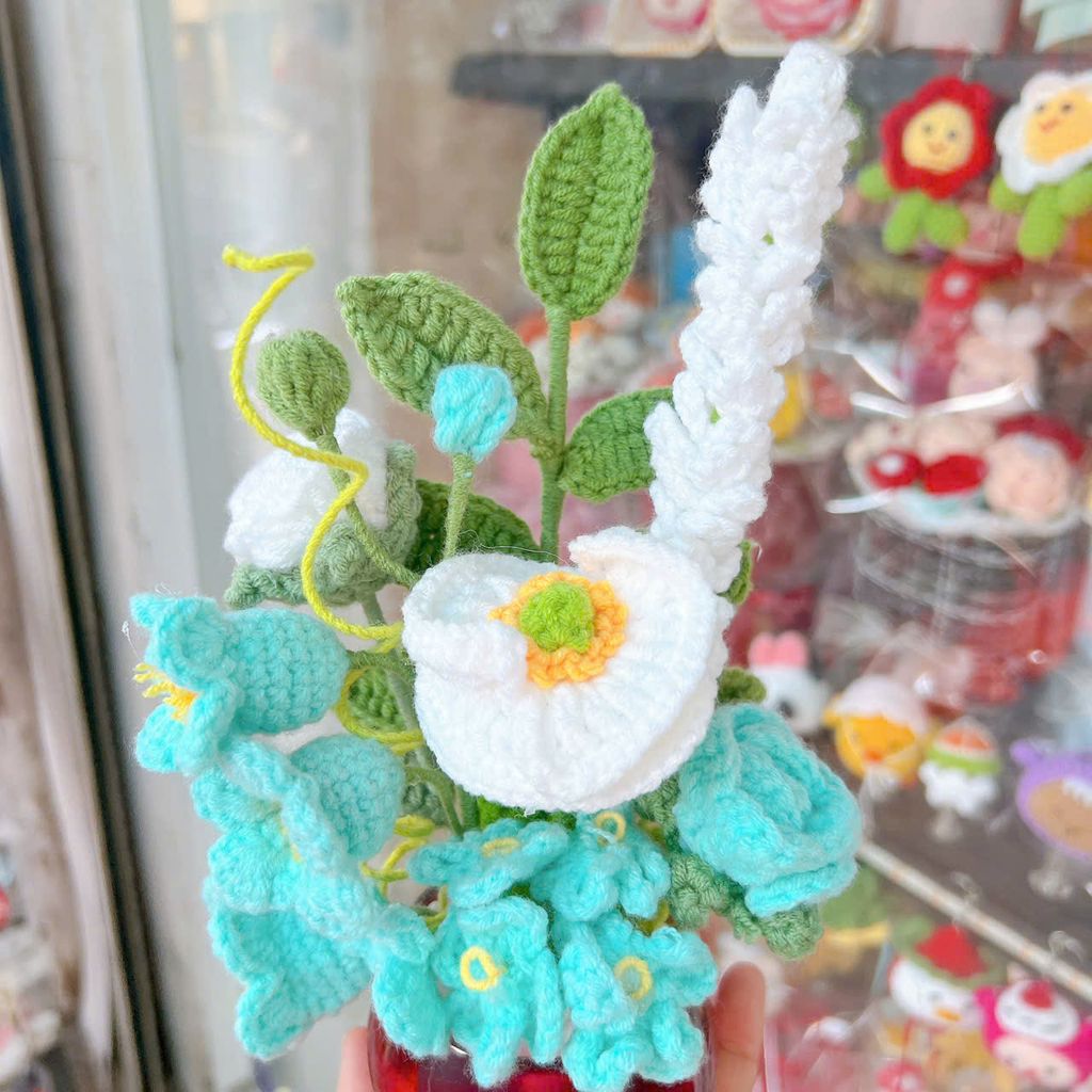 Chậu Hoa Xanh Trắng