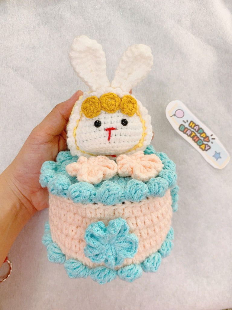 Bánh Kem Thỏ Vàng