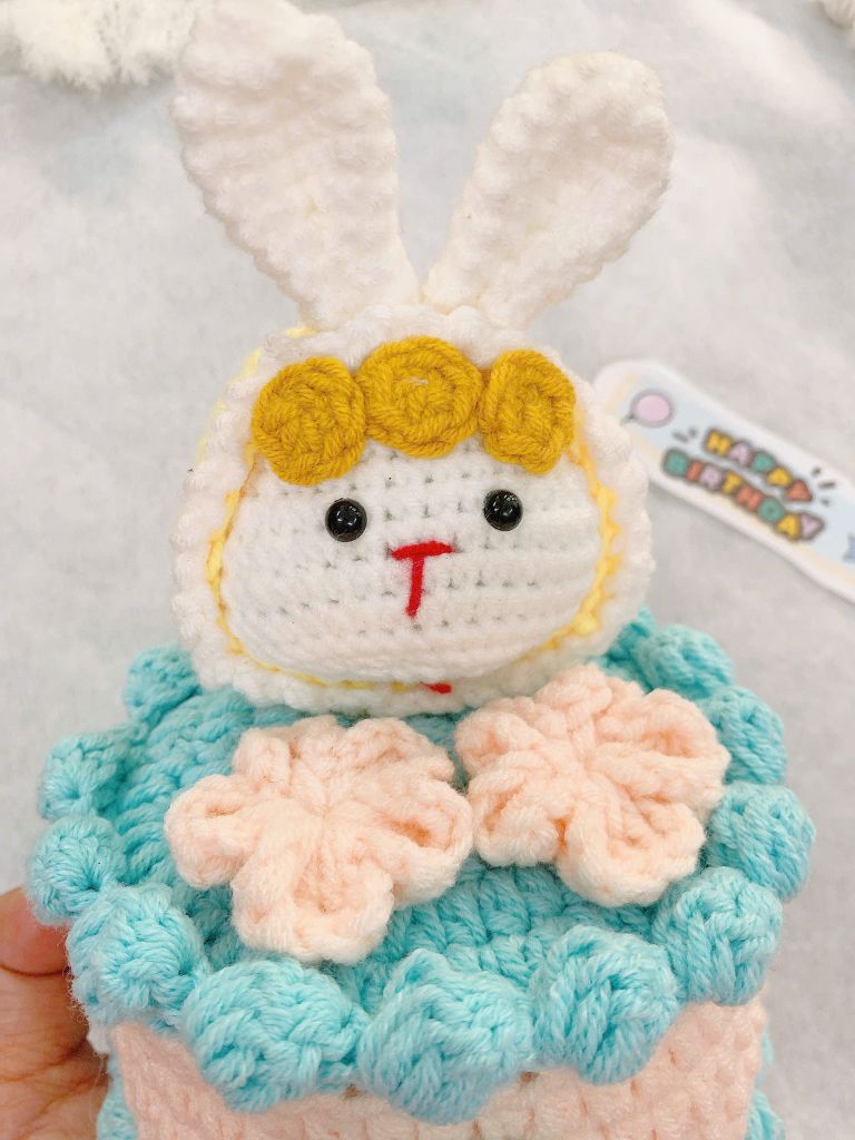 Bánh Kem Thỏ Vàng