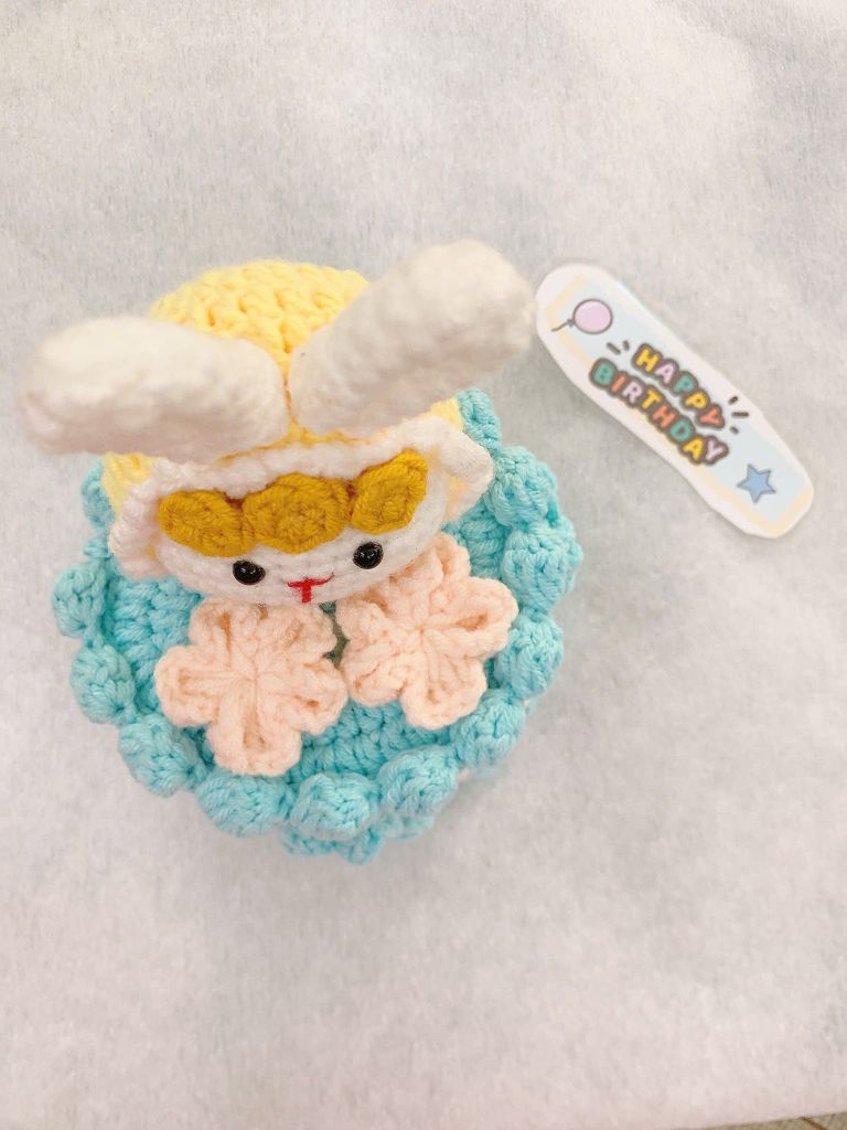 Bánh Kem Thỏ Vàng