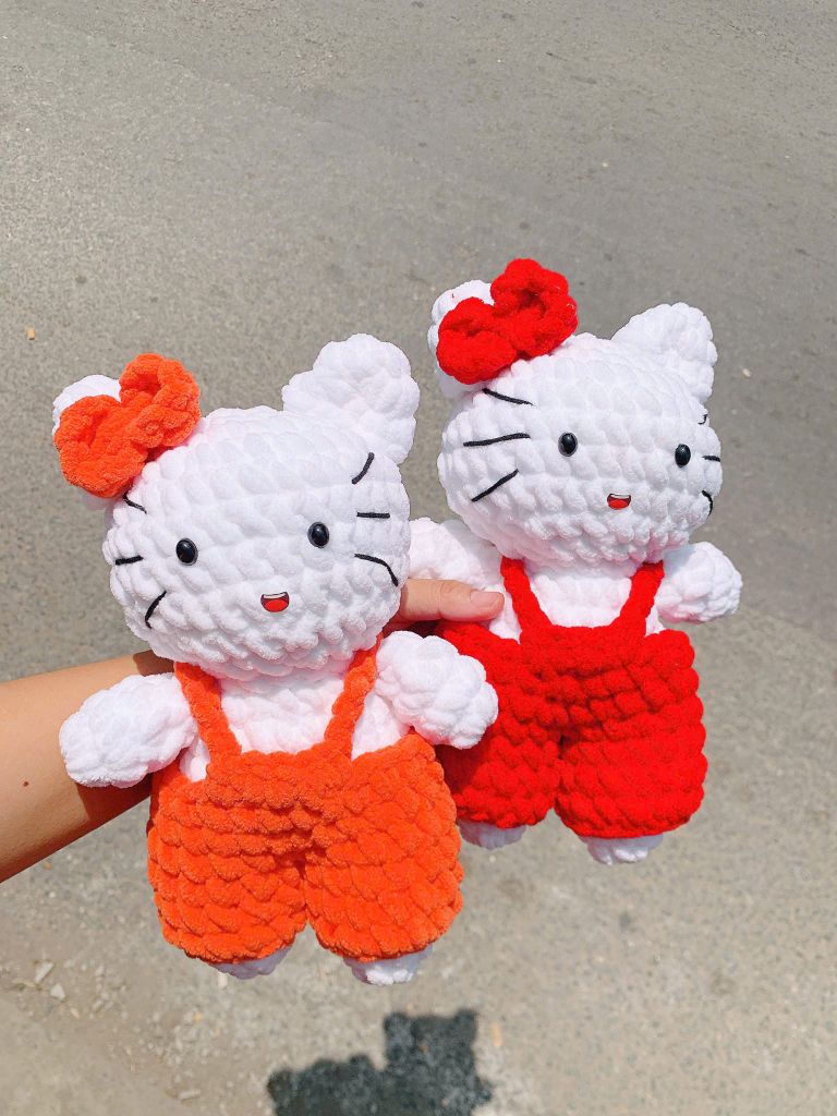 Thú Bông Hello Kitty (18cm x 27cm)