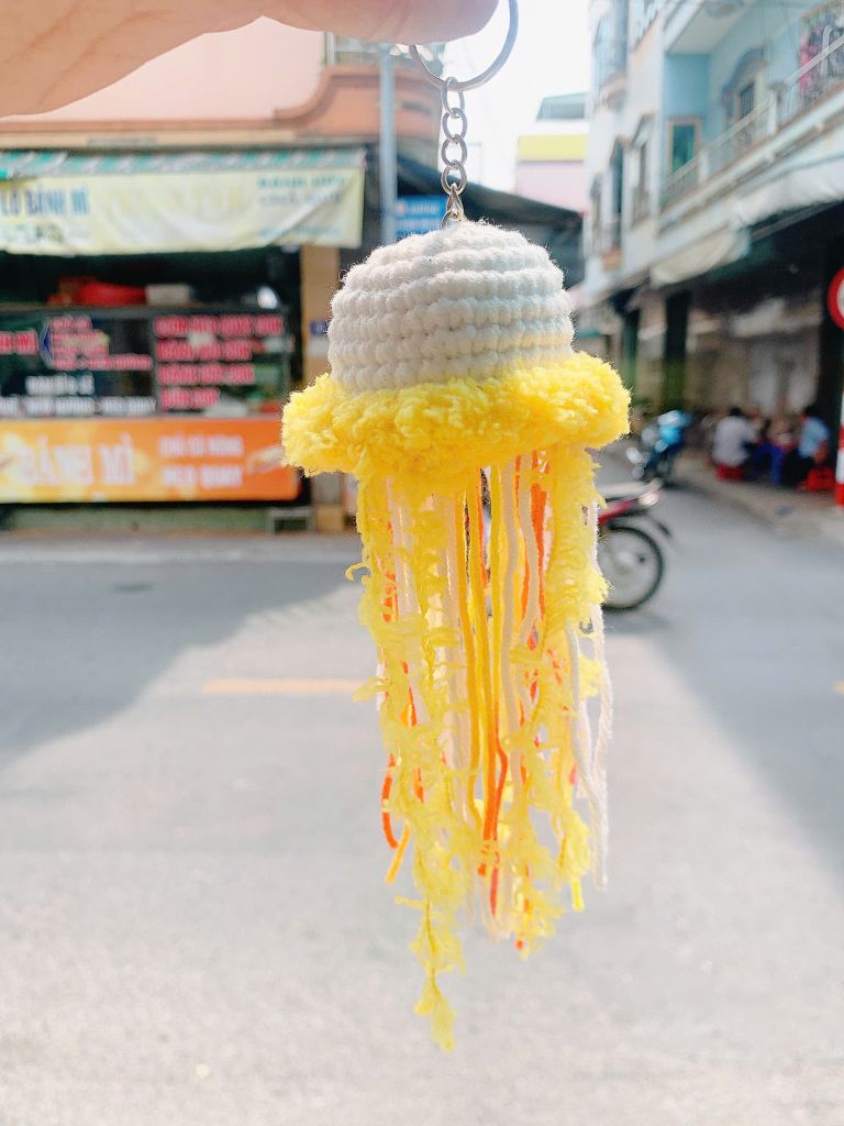 Móc Khóa Con Sứa Vàng