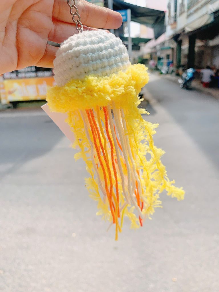 Móc Khóa Con Sứa Vàng
