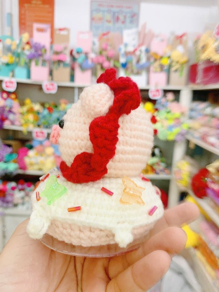 Đế Donut Lúc Lắc Heo Đỏ