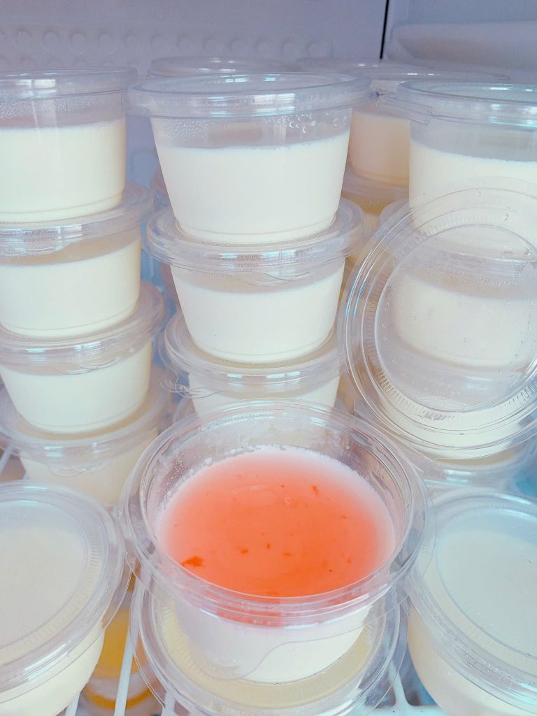 Food & Drinks Panna Cotta Vải