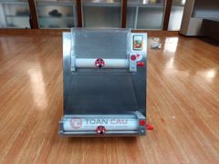 Máy cán đế Pizza Hongling APD-40B