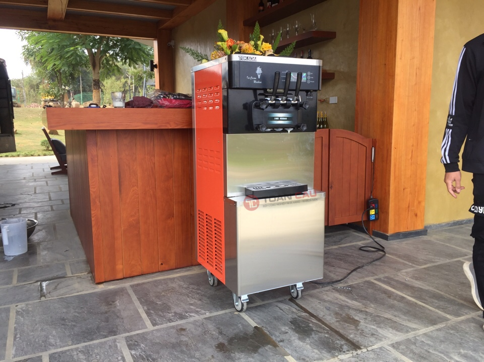 Máy làm kem TKD30B