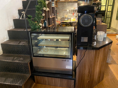 Tủ bánh kem mini để bàn 70cm kính vuông