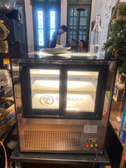 Tủ bánh kem mini để bàn 70cm kính vuông