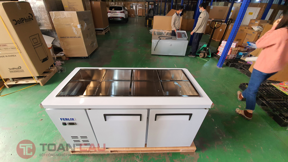 mat-tren-ban-salad-1m5