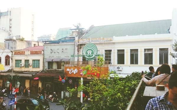 thiết kế quán cafe phong cách hiện đại