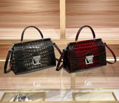 Túi Xách Nữ Da Bóng Màu Đen Pha Đỏ Đô KT 26x10,5x18cm