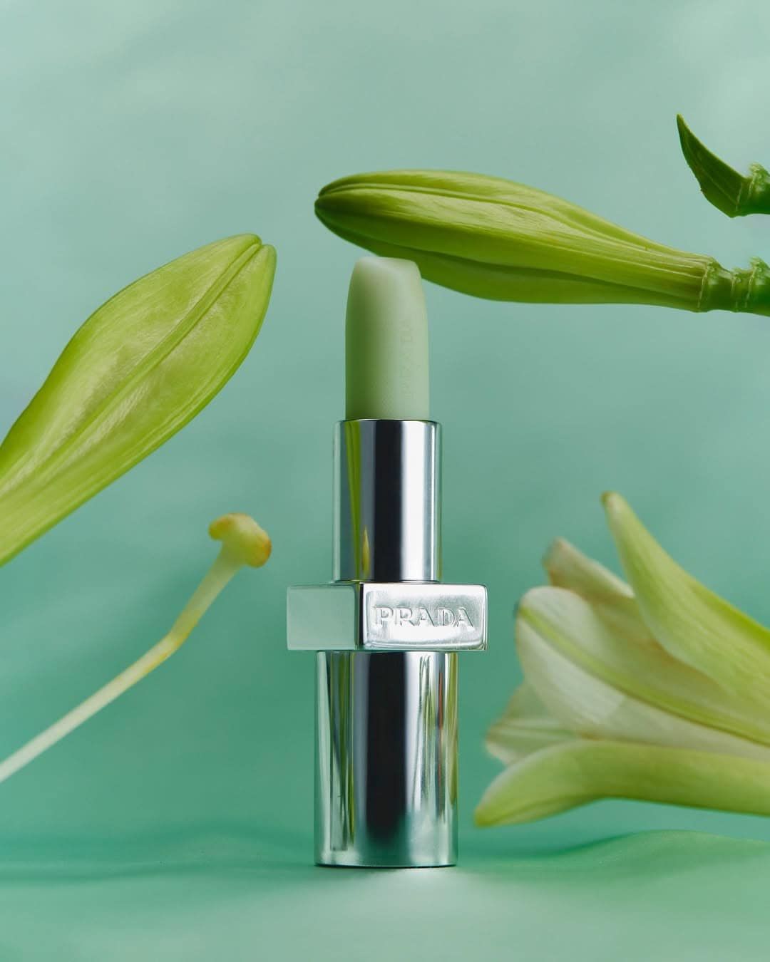  Son Dưỡng Prada Beauty Moisturizing Lip Balm U000 Universal 3.8g – Không Màu 