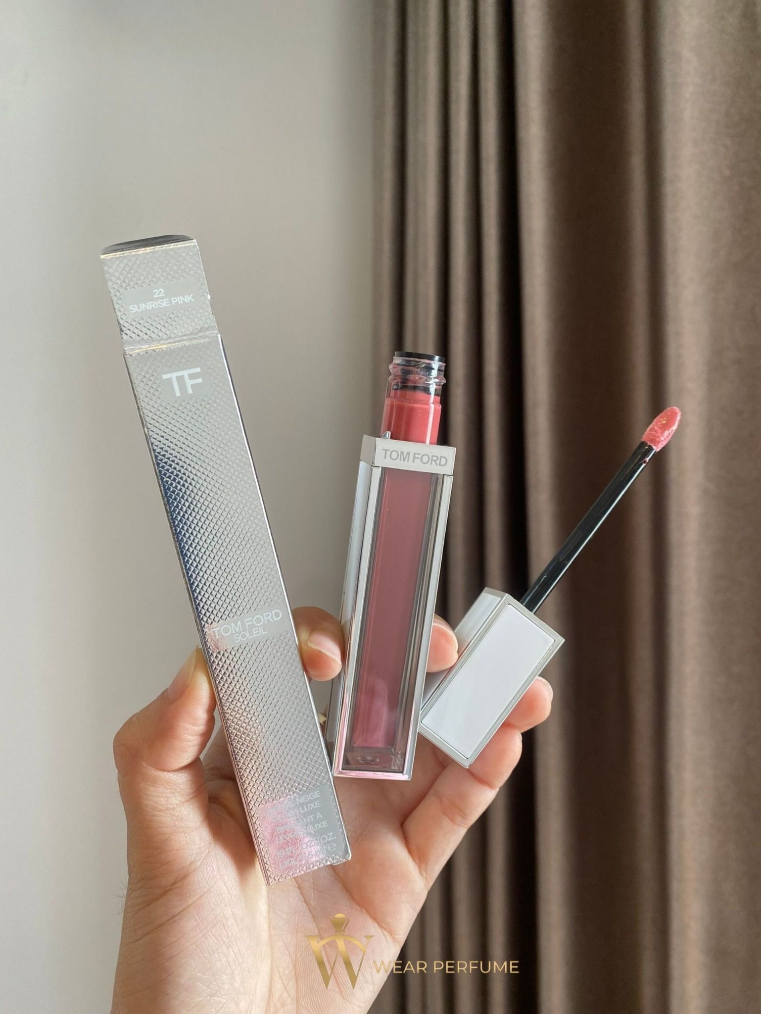  Son Kem Tom Ford Gloss Luxe Lip Gloss 22 Sunrise Pink - Màu Hồng Đất Baby 