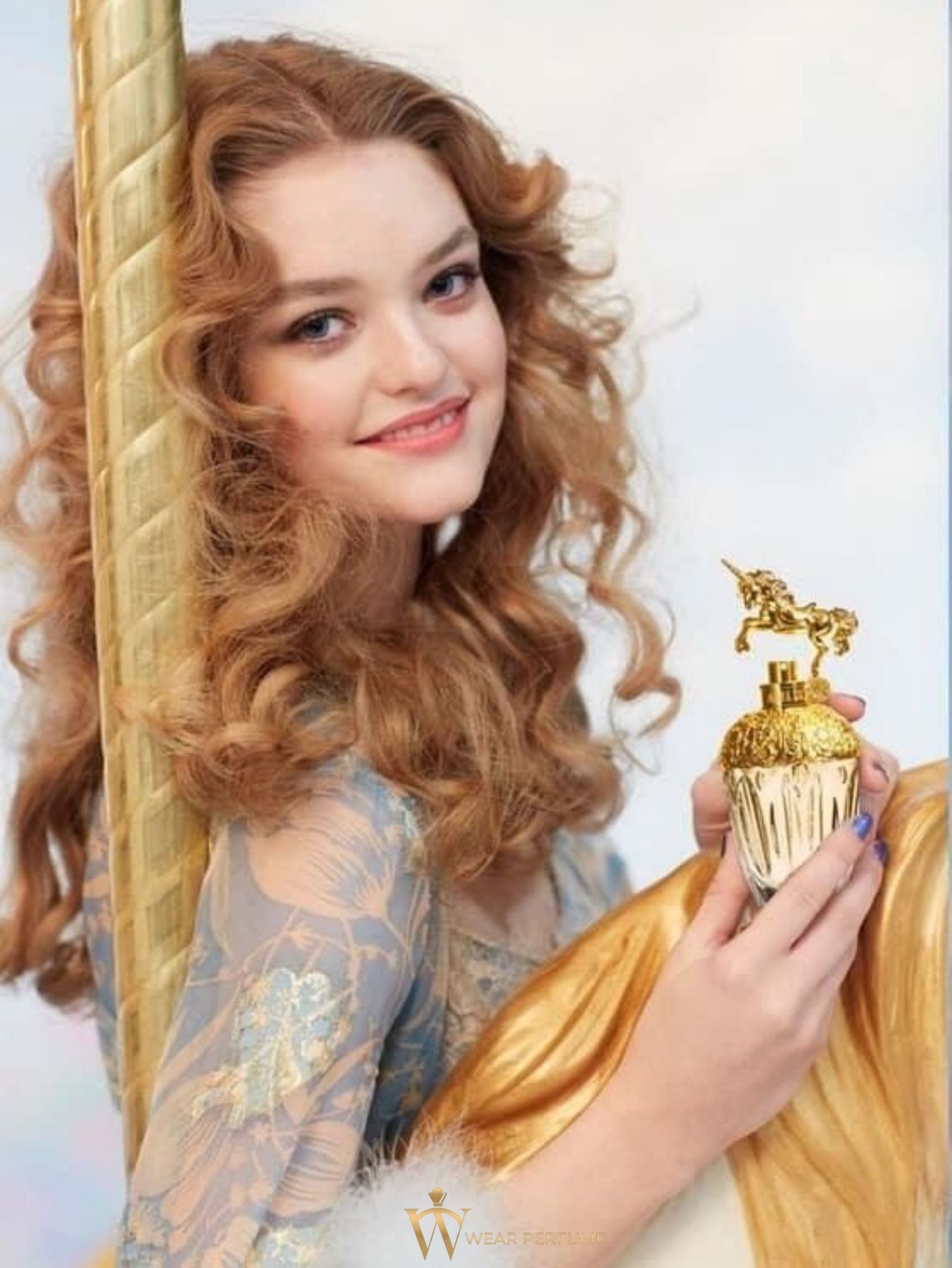  Anna Sui Fantasia 