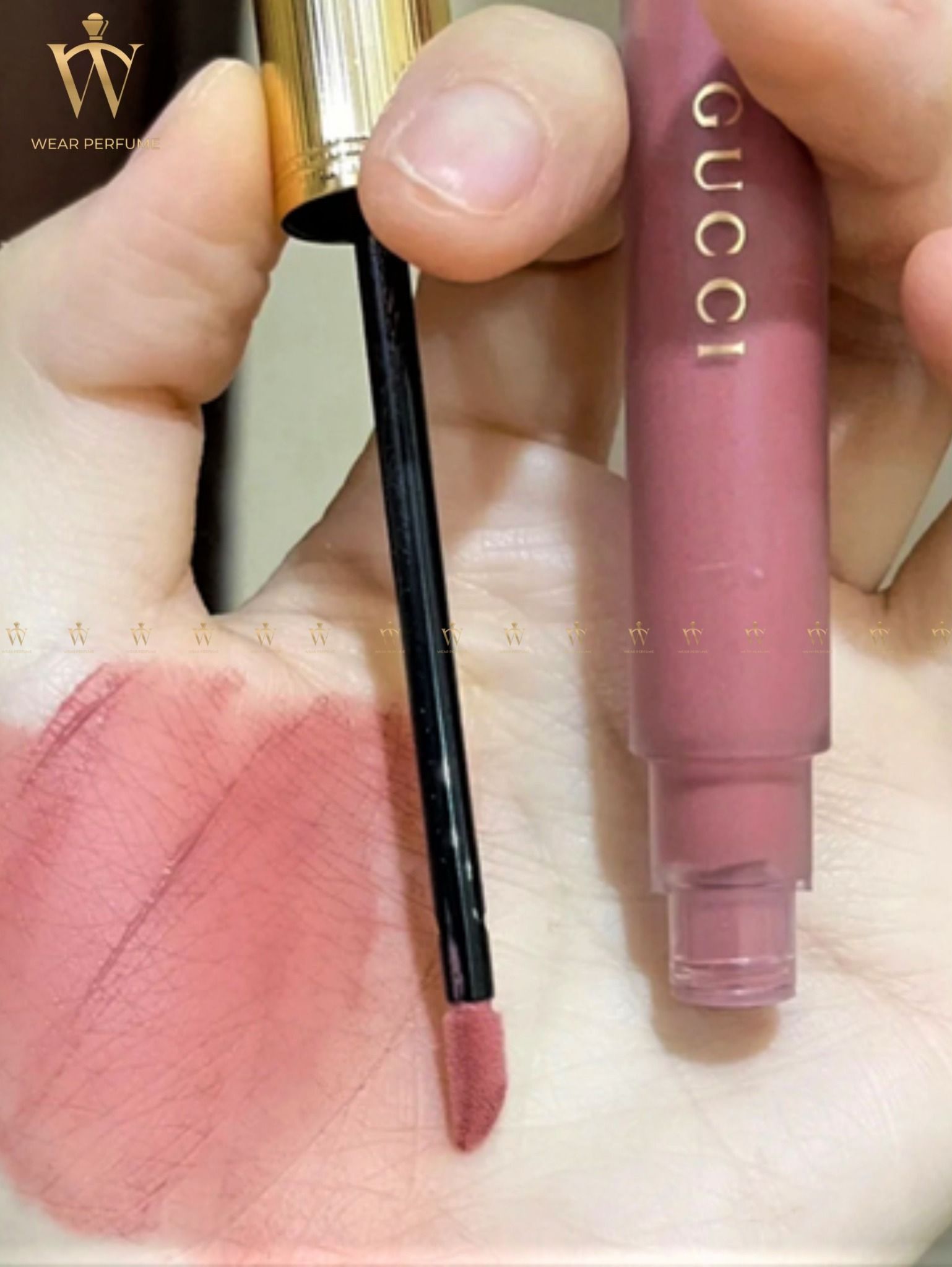  Son Kem Gucci 114 Grace Cinnamon Rouge À Lèvres Liquid Matte - Màu Hồng Nâu 