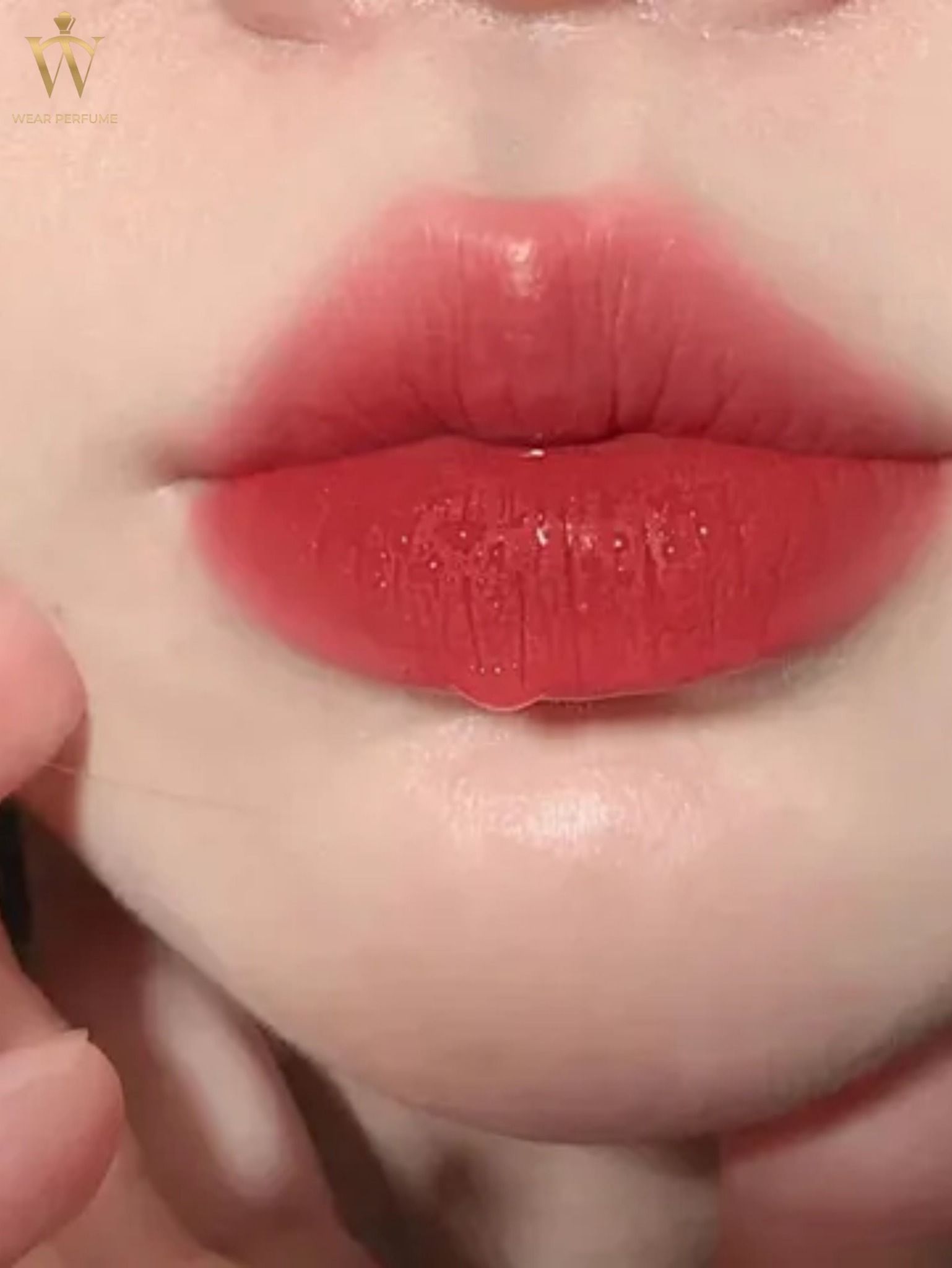  Son Kem Tom Ford Liquid Lip Luxe Matte 129 Carnal Red – Màu Đỏ Cam Hồng 
