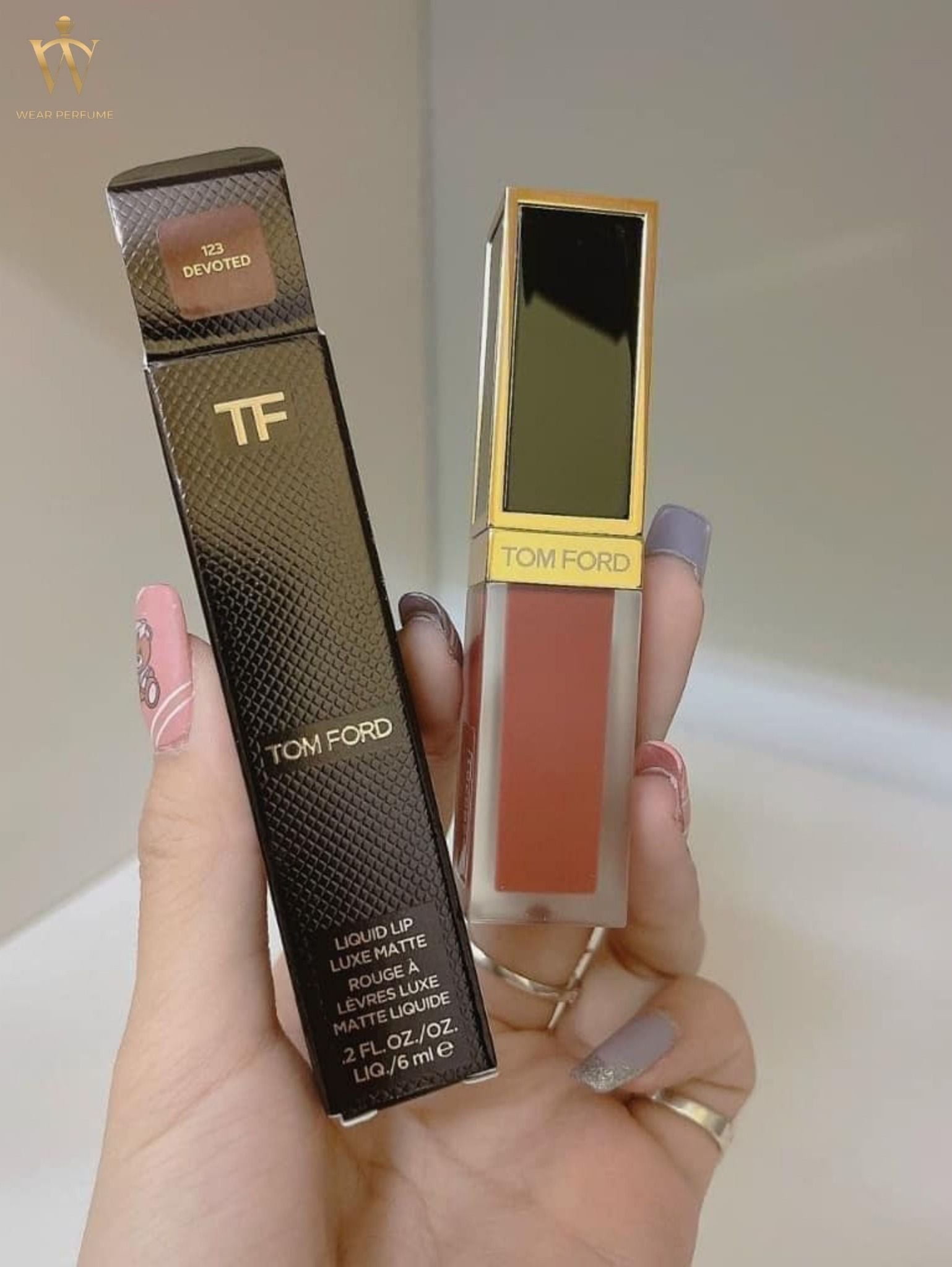  Son Kem Tom Ford Liquid Lip Luxe Matte 123 Devoted – Màu Đỏ Đất 