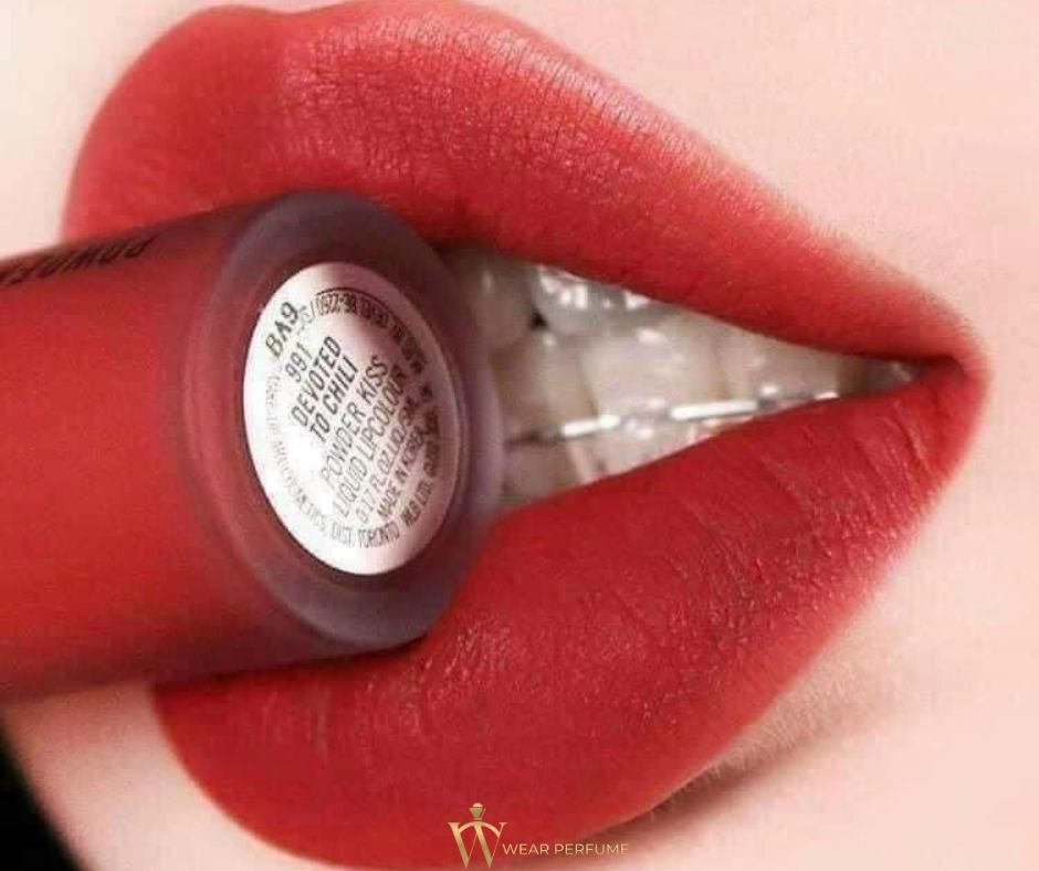  Son Kem Mac Powder Kiss Liquid Lipcolour Màu 991 Devoted To Chili - Màu Đỏ Gạch 
