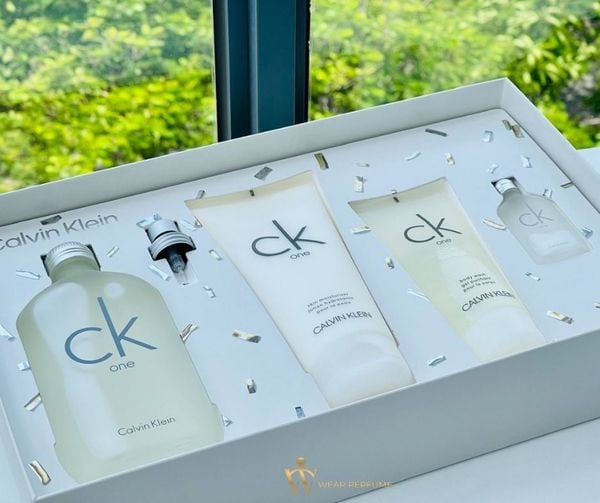  GiftSet Nước Hoa Calvin Klein CK One EDT ( 200ML + 200ML + 100ML + 15ML ) 