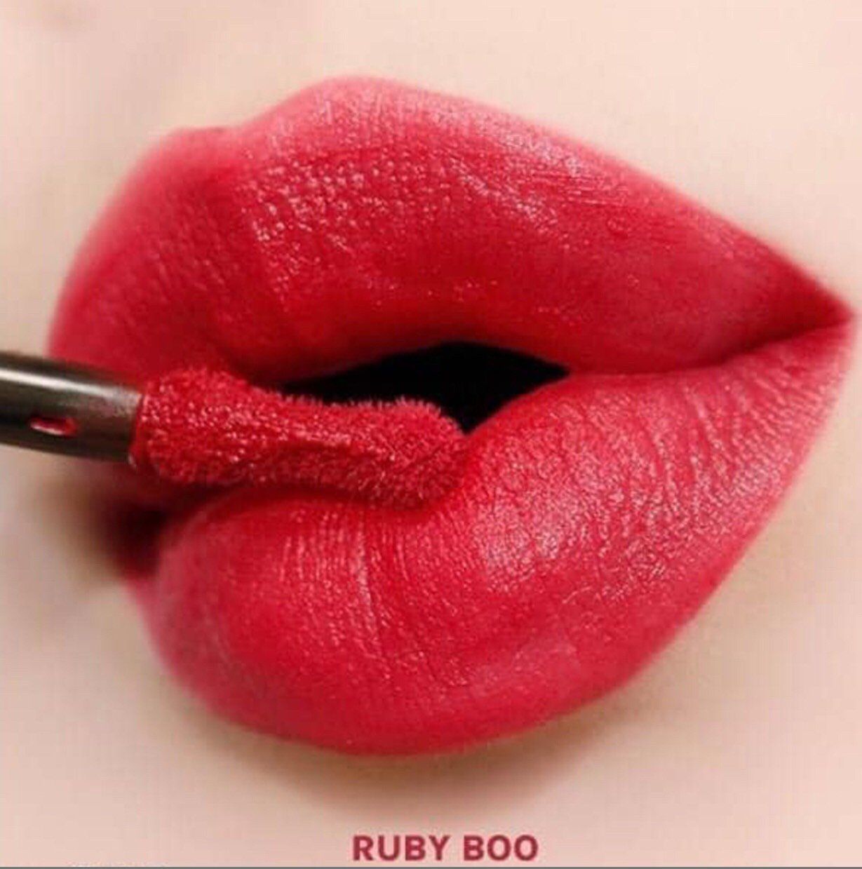  Son kem MAC Locked Kiss Ink 24HR Lipcolour 88 Ruby True - Màu Đỏ Lạnh 
