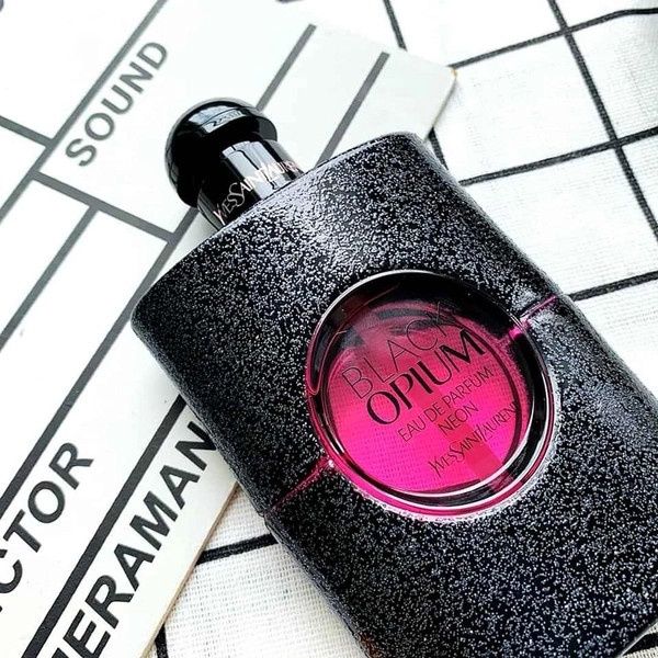  Yves Saint Laurent YSL Black Opium Neon EDP 