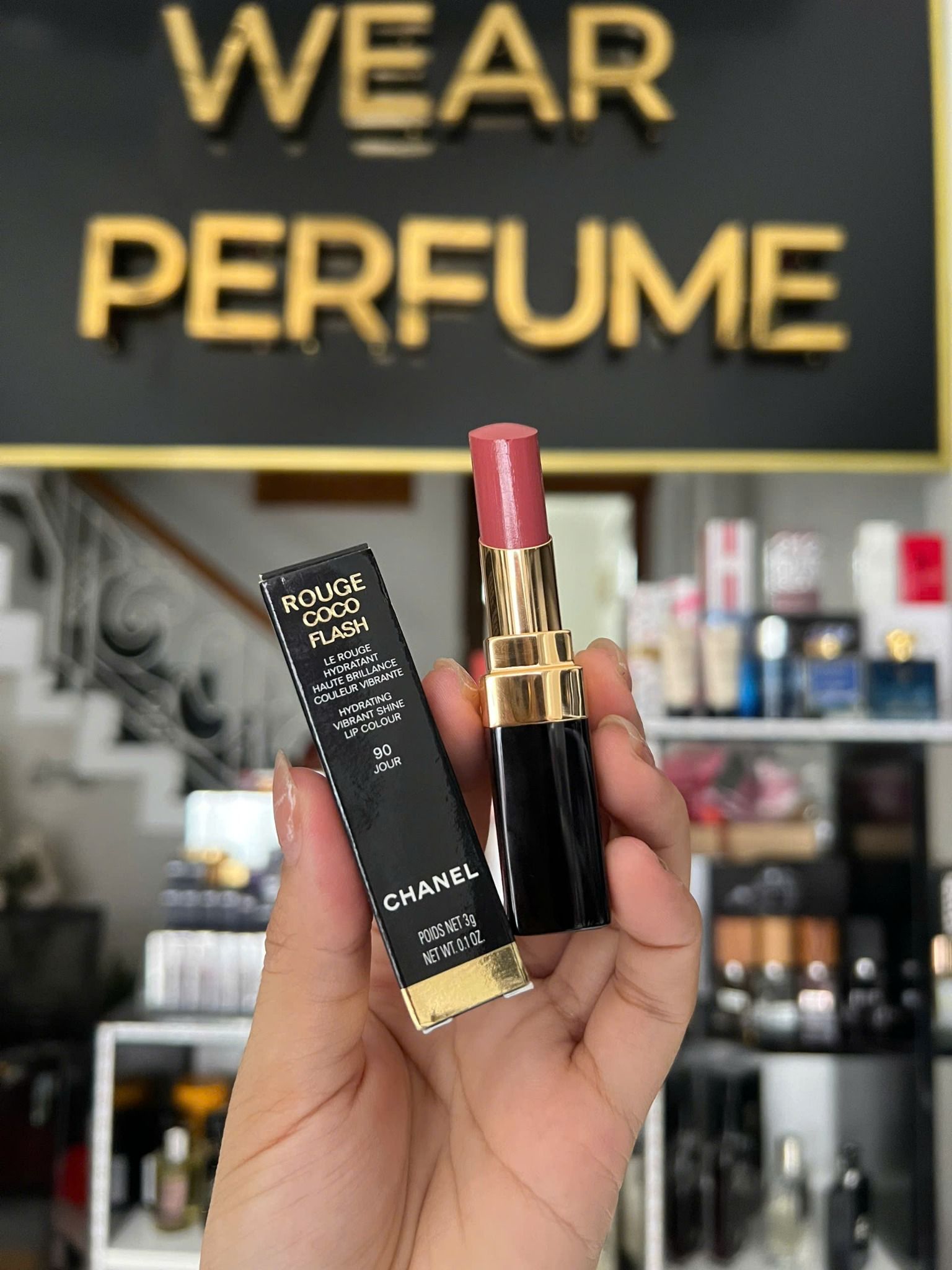  Son Chanel Rouge Coco Flash Hydrating Vibrant Shine Lip Colour 90 Jour – Màu Hồng Cam Đào 