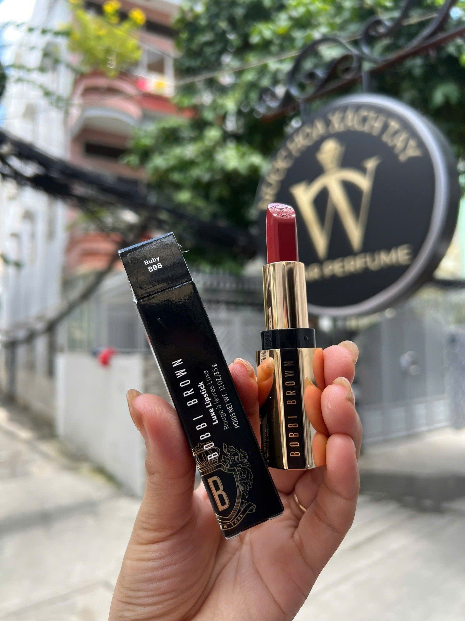  Son Bobbi Brown Luxe Satin Ruby 808 - Màu Đỏ Ruby 