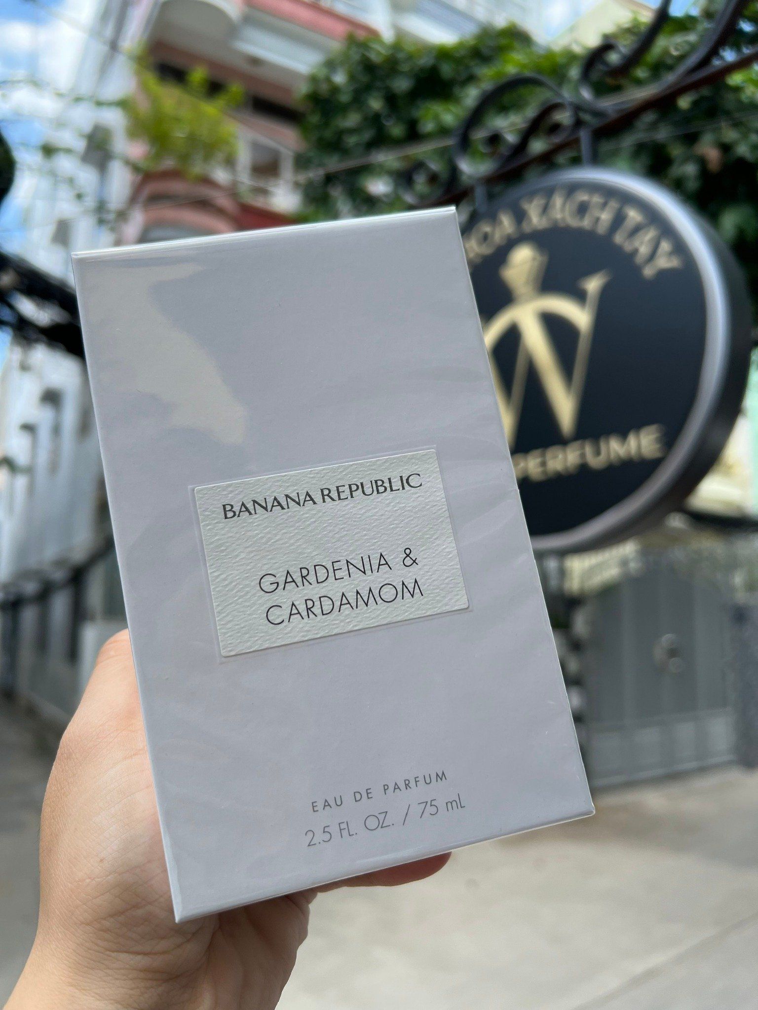  Banana Republic Gardenia & Cardamom 