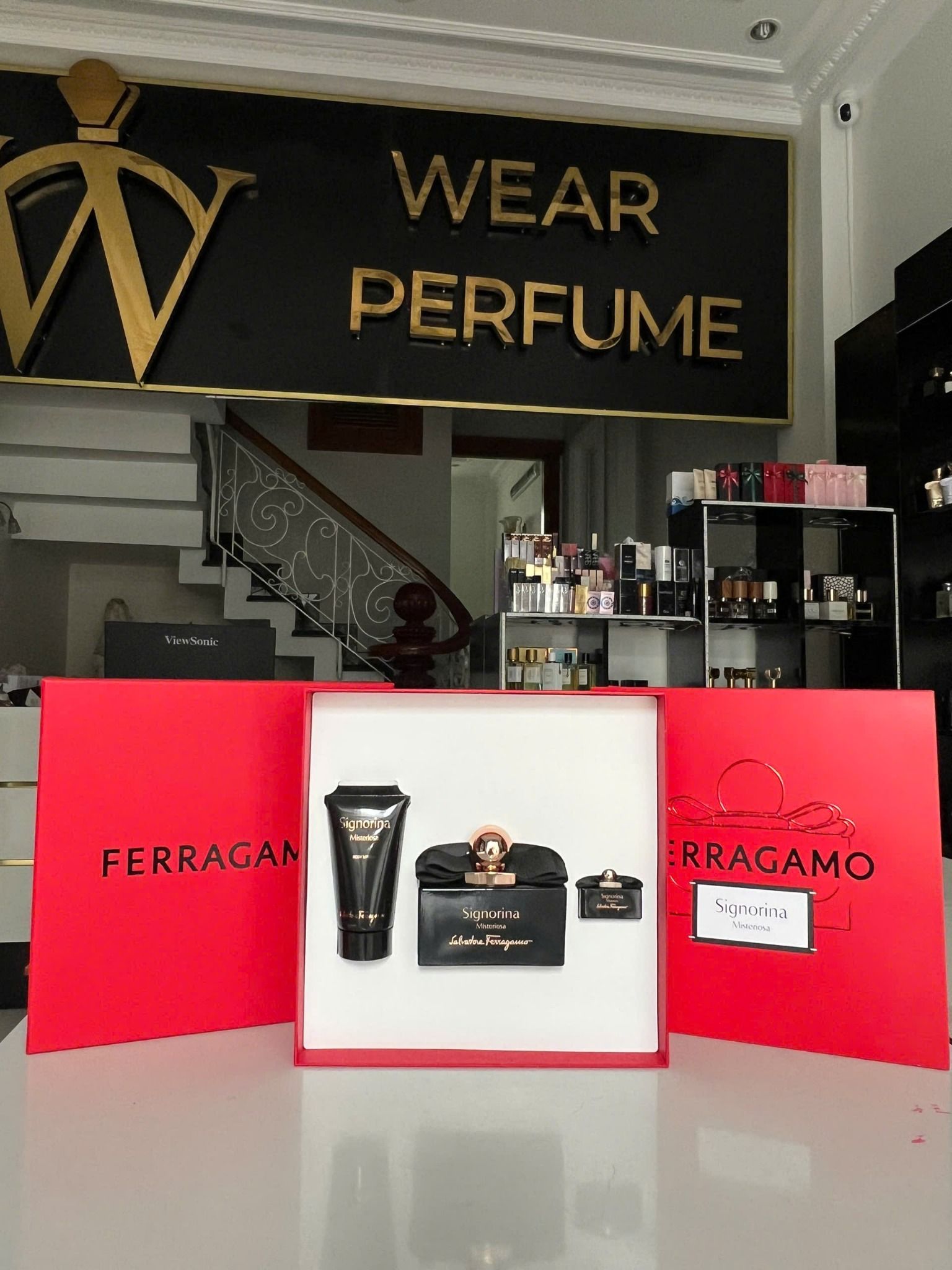  Set Nước Hoa Nữ Salvatore Ferragamo Signorina Misteriosa EDP (100ml + 10ml + Body Lotion 75ml) 