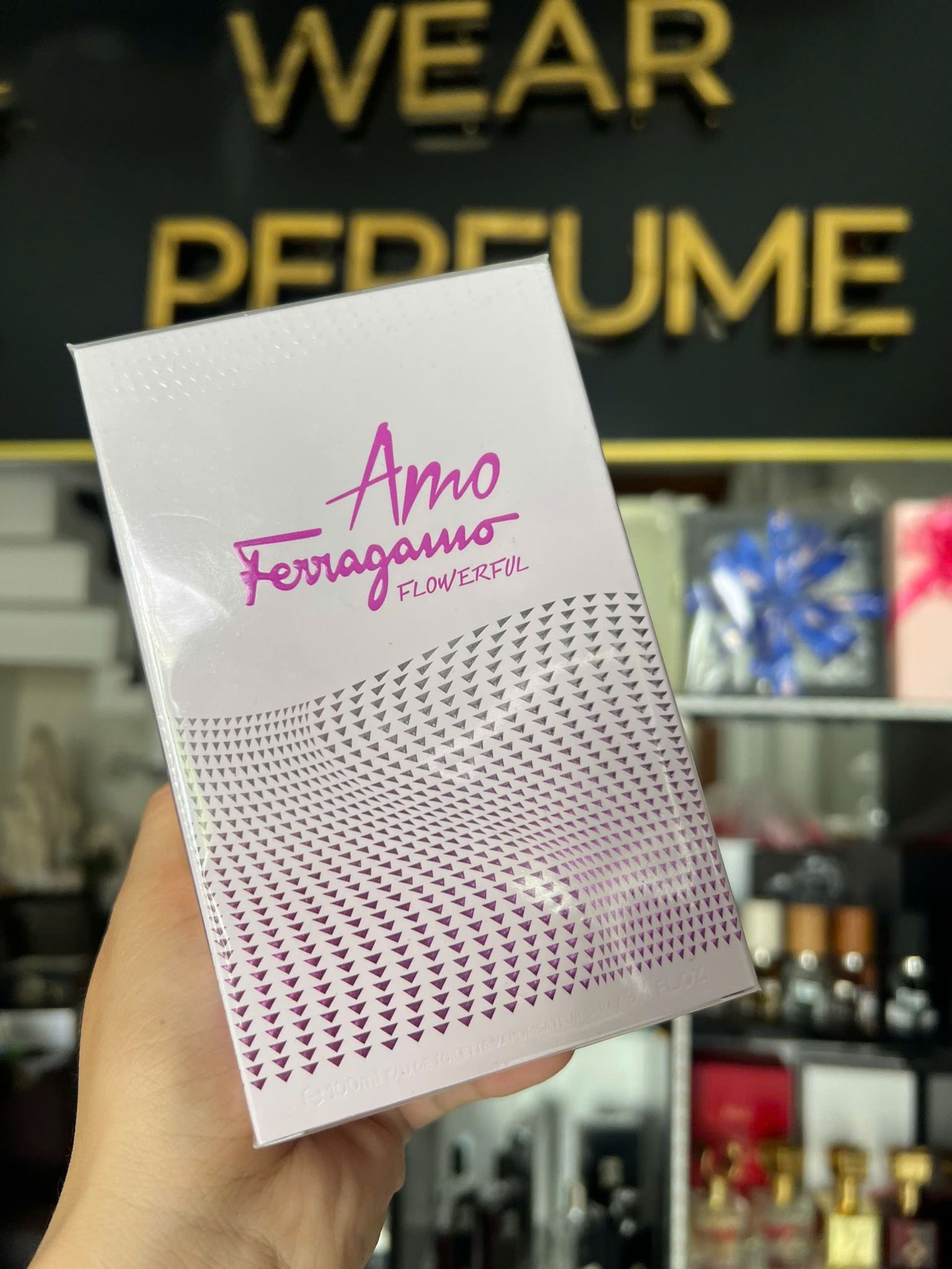  Salvatore Ferragamo Amo Flowerful 