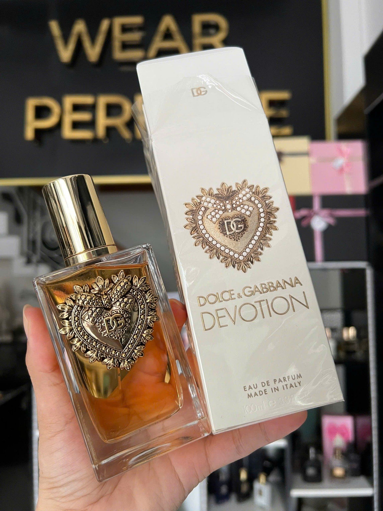  Dolce & Gabbana Devotion 
