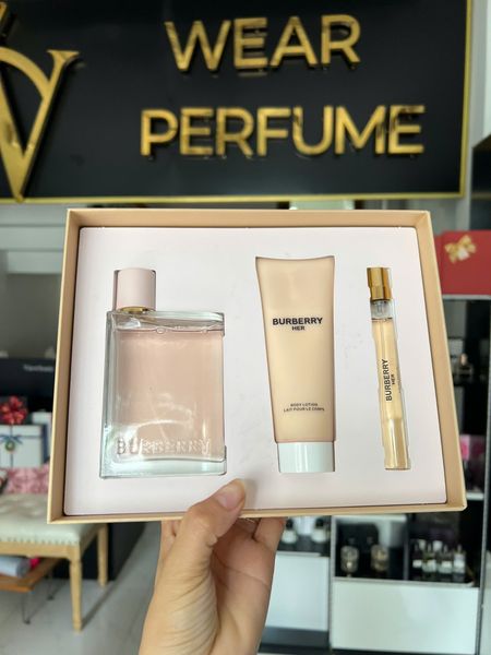  Set Nước Hoa Nữ Burberry Her 3 Món (EDP 100ml + EDP 10ml + Body Lotion 75ml) 
