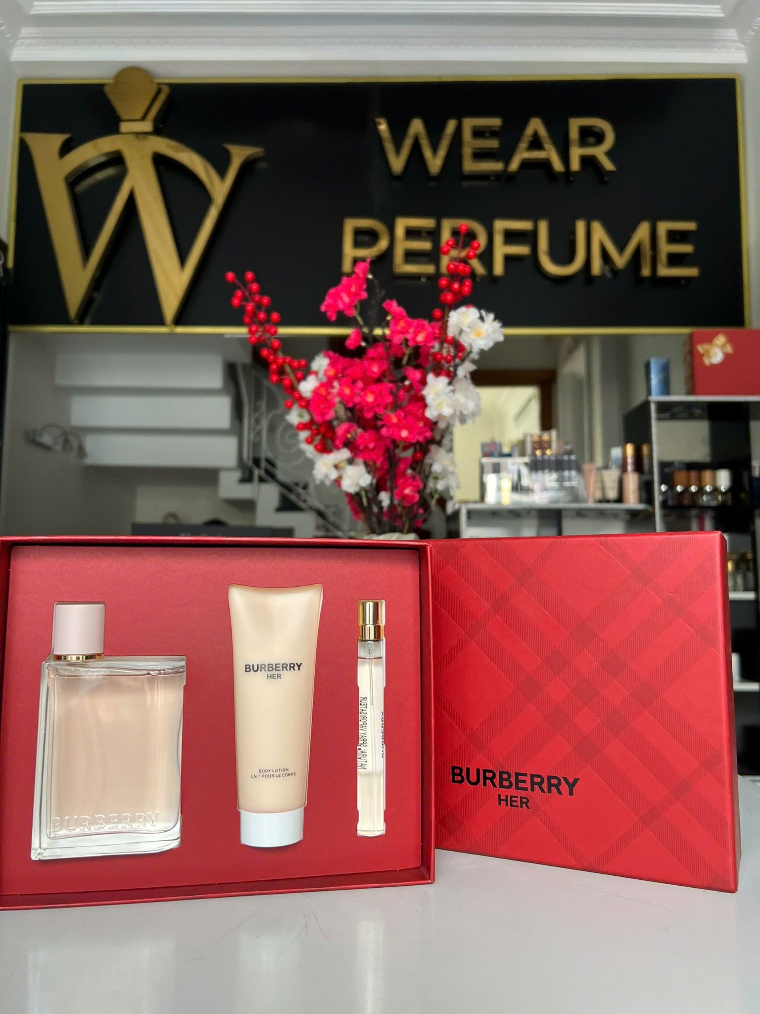  Set Nước Hoa Nữ Burberry Her 3 Món (EDP 100ml + EDP 10ml + Body Lotion 75ml) 