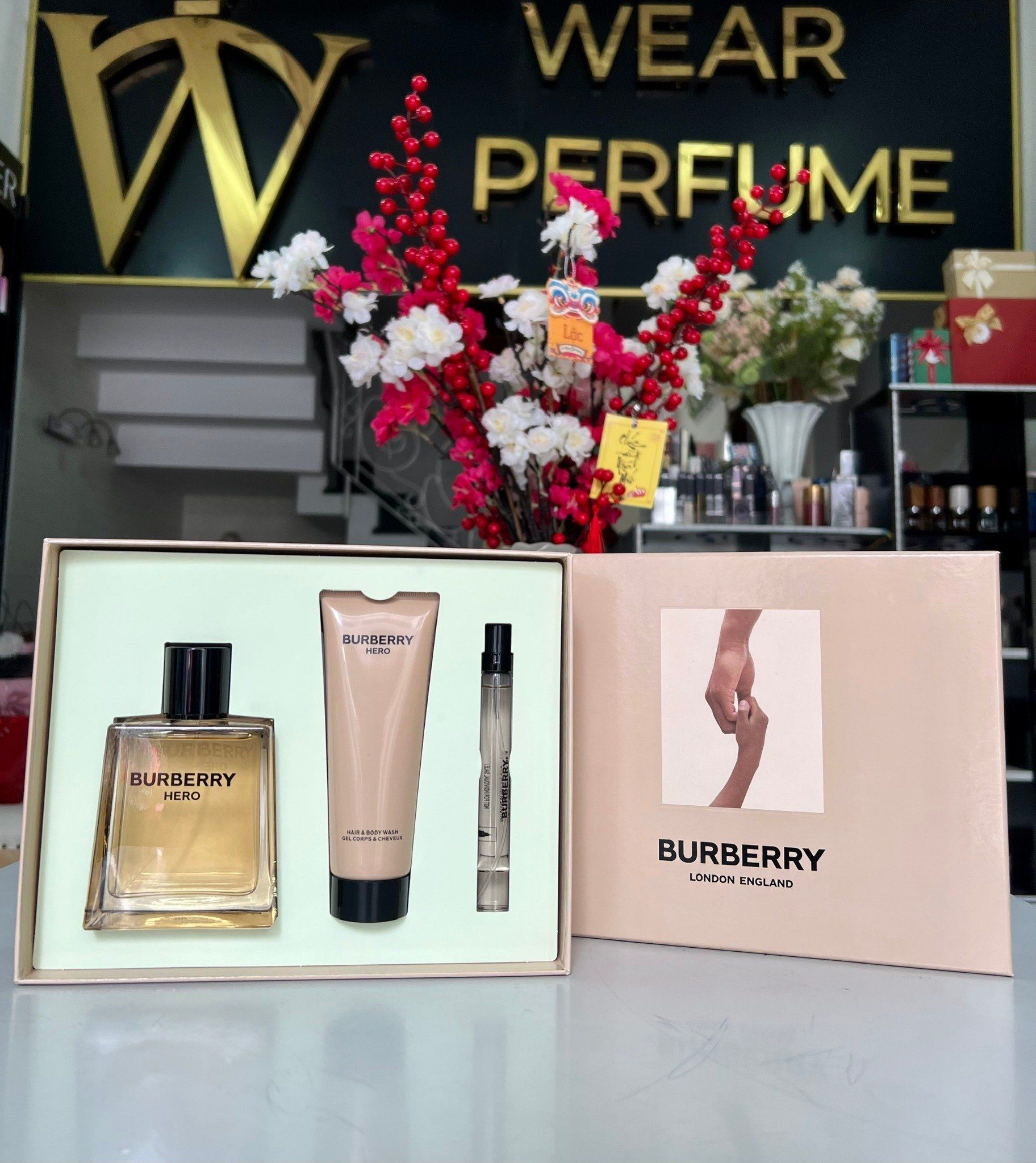  Giftset Burberry Hero (EDT 100ml + 10ml + Body Wash 75ml) 
