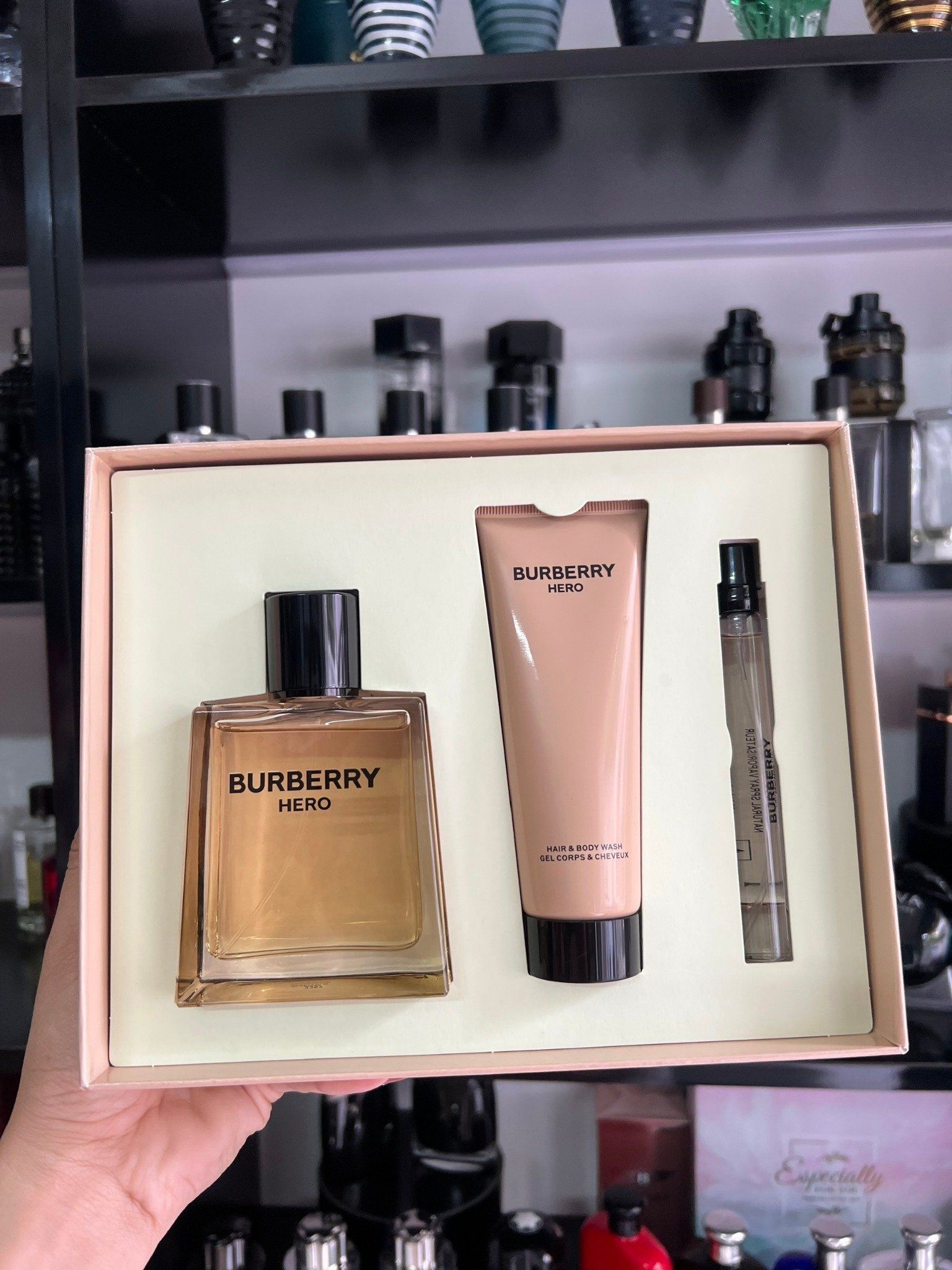  Giftset Burberry Hero (EDT 100ml + 10ml + Body Wash 75ml) 