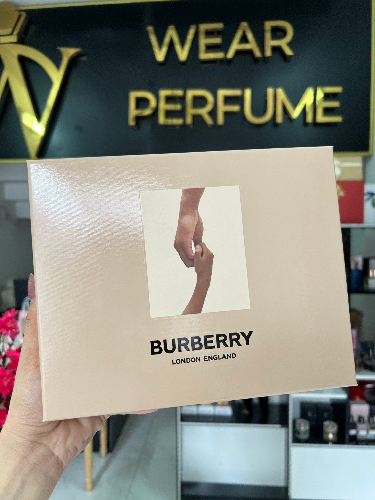  Giftset Burberry Hero (EDT 100ml + 10ml + Body Wash 75ml) 