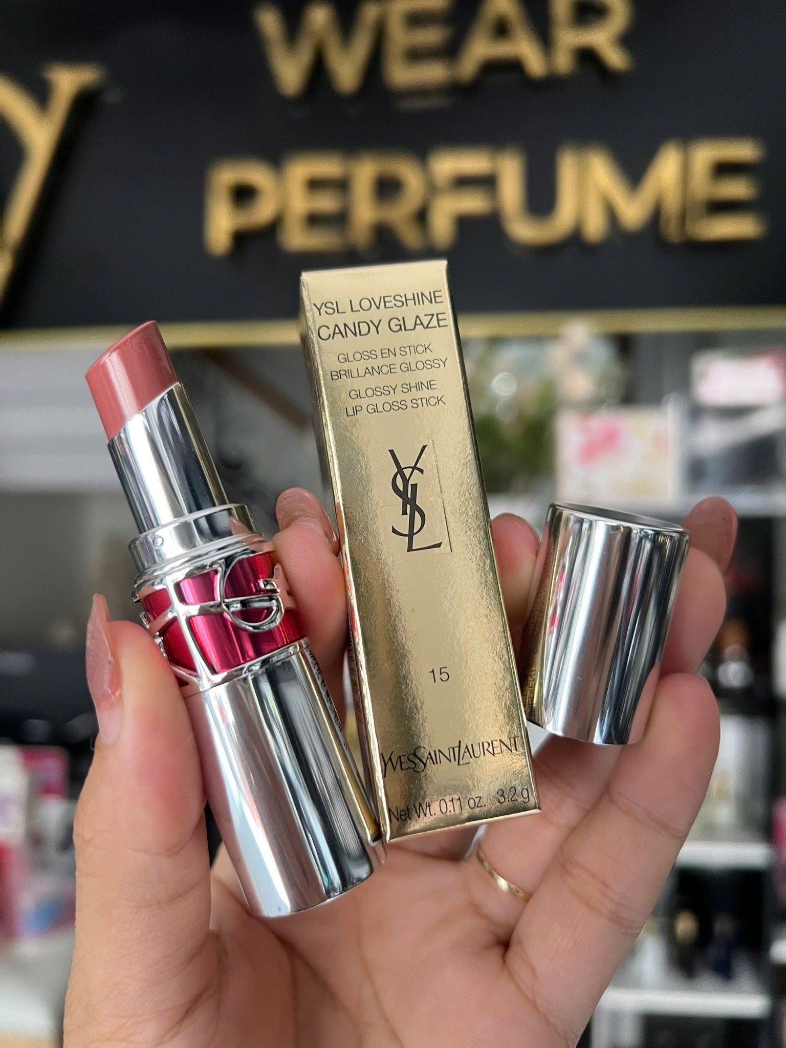  Son Dưỡng Yves Saint Laurent YSL Loveshine Candy Glaze 15 Showcasing Nude - Màu Hồng Đất 