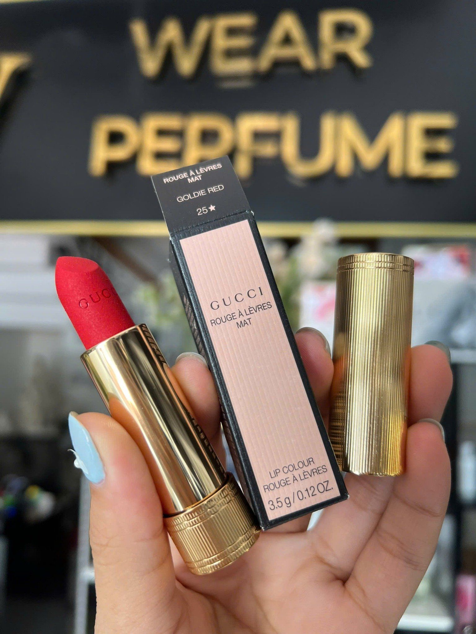  Son Gucci Rouge À Lèvres Voile Mat 25 Goldie Red - Màu Đỏ Cổ Điển 