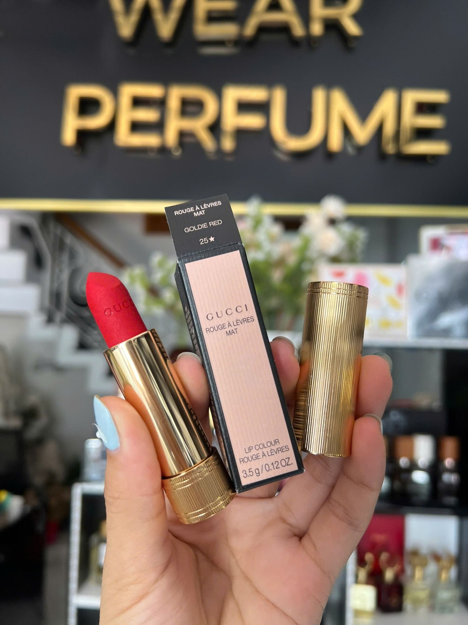  Son Gucci Rouge À Lèvres Voile Mat 25 Goldie Red - Màu Đỏ Cổ Điển 