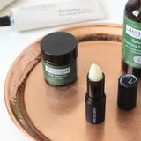  Son dưỡng thiên nhiên Antipodes Kiwi Seed Oil Lip Conditioner and Hydrating Lip Balm 4g 