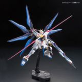  Mô Hình Lắp Ráp Gundam RG 1/144 Strike Freedom 