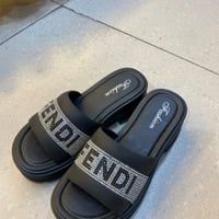  DÉP QUAI NGANG ĐẾ CAO FENDI 