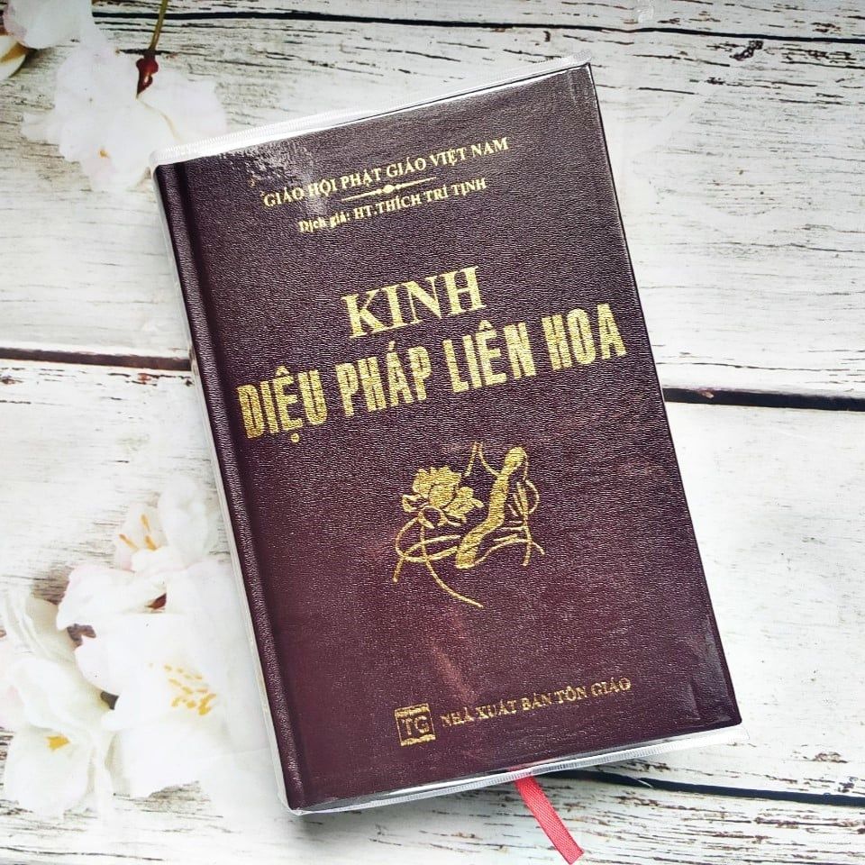  Kinh DIệu Pháp Liên Hoa (Bìa da, gáy tròn) 
