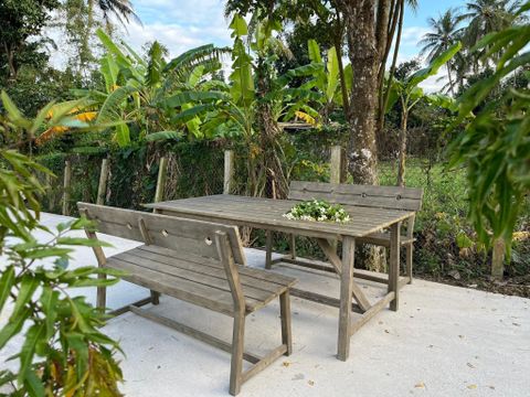  Bộ Bàn Ghế Ngoài Trời 1 Bàn 1m8 2 Băng Ghế Có Tựa Lưng - Gỗ Bạch Đàn Tự Nhiên 