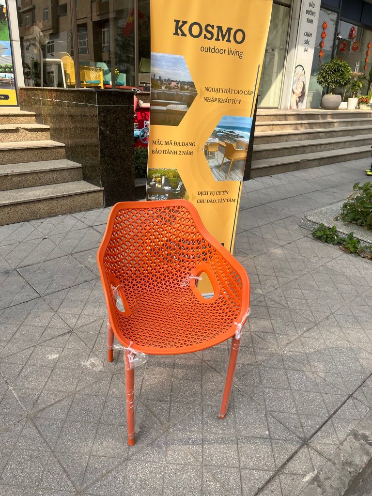 Ghế nhựa nguyên sinh