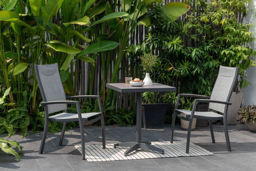 Bộ Bàn Ghế Cafe Urbanite Highback Bistro