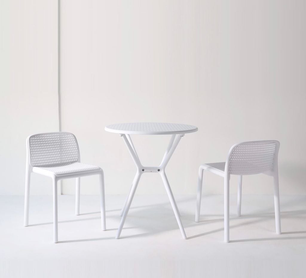 GHẾ CAFE NHỰA NGUYÊN SINH